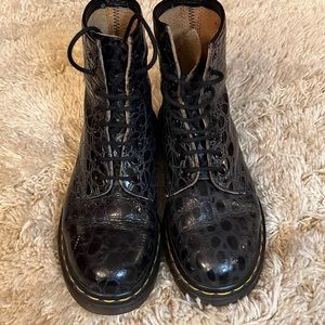 Vintage 90s Doc Marten 8 hole boots